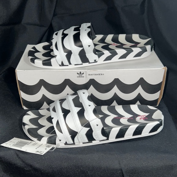 Adidas x Marimekko Slides Black White NIB Womens size 10 - Picture 1 of 4